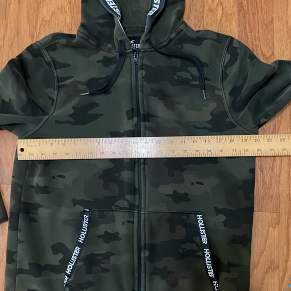 Hollister Men’s Size Medium Green Camo Logo Full Zipper 2 Front Pockets - Picture 9 of 12